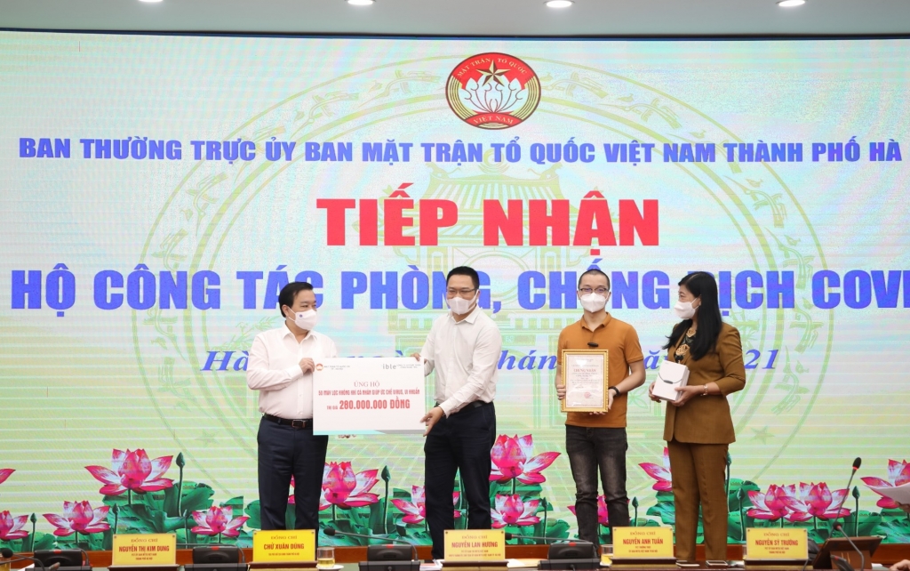 Tiếp nhận trên 118 tỷ đồng ủng hộ phòng, chống dịch và 460 triệu đồng chương trình “Sóng và máy tính cho em”